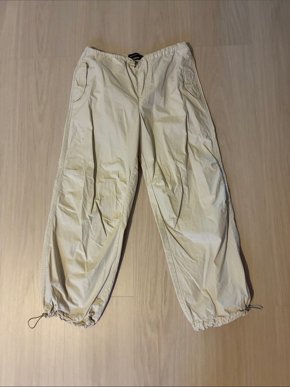 Aeropostale Women's Cream Drawstring Cargo Pants